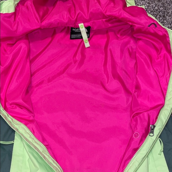 Women’s North Face Triclimate 3-in-1 Jacket - Picture 6 of 13